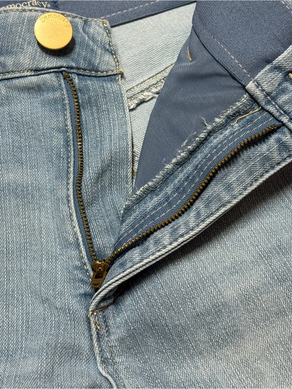 Democracy Ab Solution Jean Shorts Womens 8 Blue Light Wash Denim Mid Rise Casual